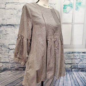 Catherina Brown Retro Petal / Button Unique Sleeve